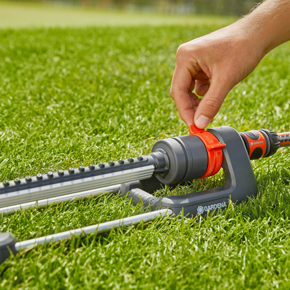Gardena Aqua M Rectangular Oscillating Sprinkler with Free Connector Image 6