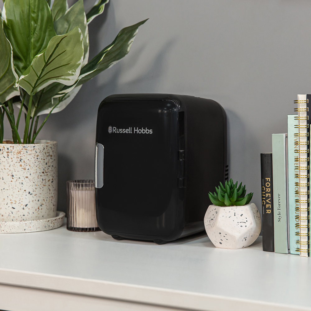 Russell Hobbs RH4CLR1001B Black and Chrome 4L Mini Cooler Image 5