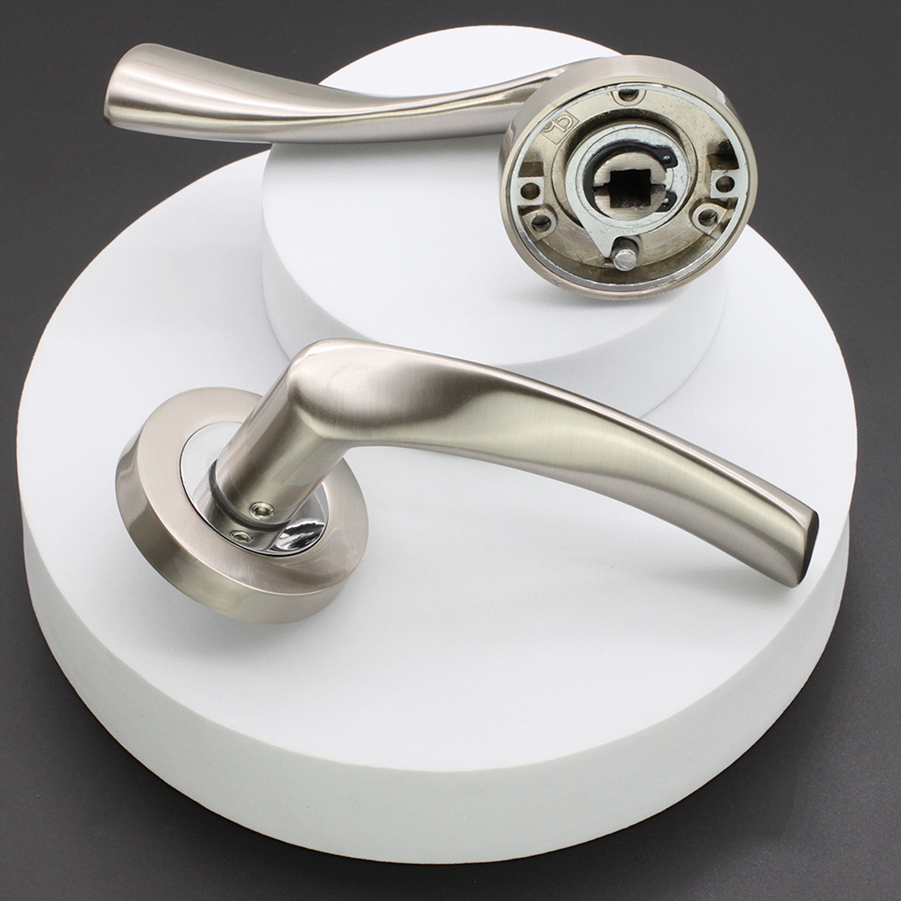 Spira Brass Mercury Dual Tone Lever Door Handle 2 Pack Image 3