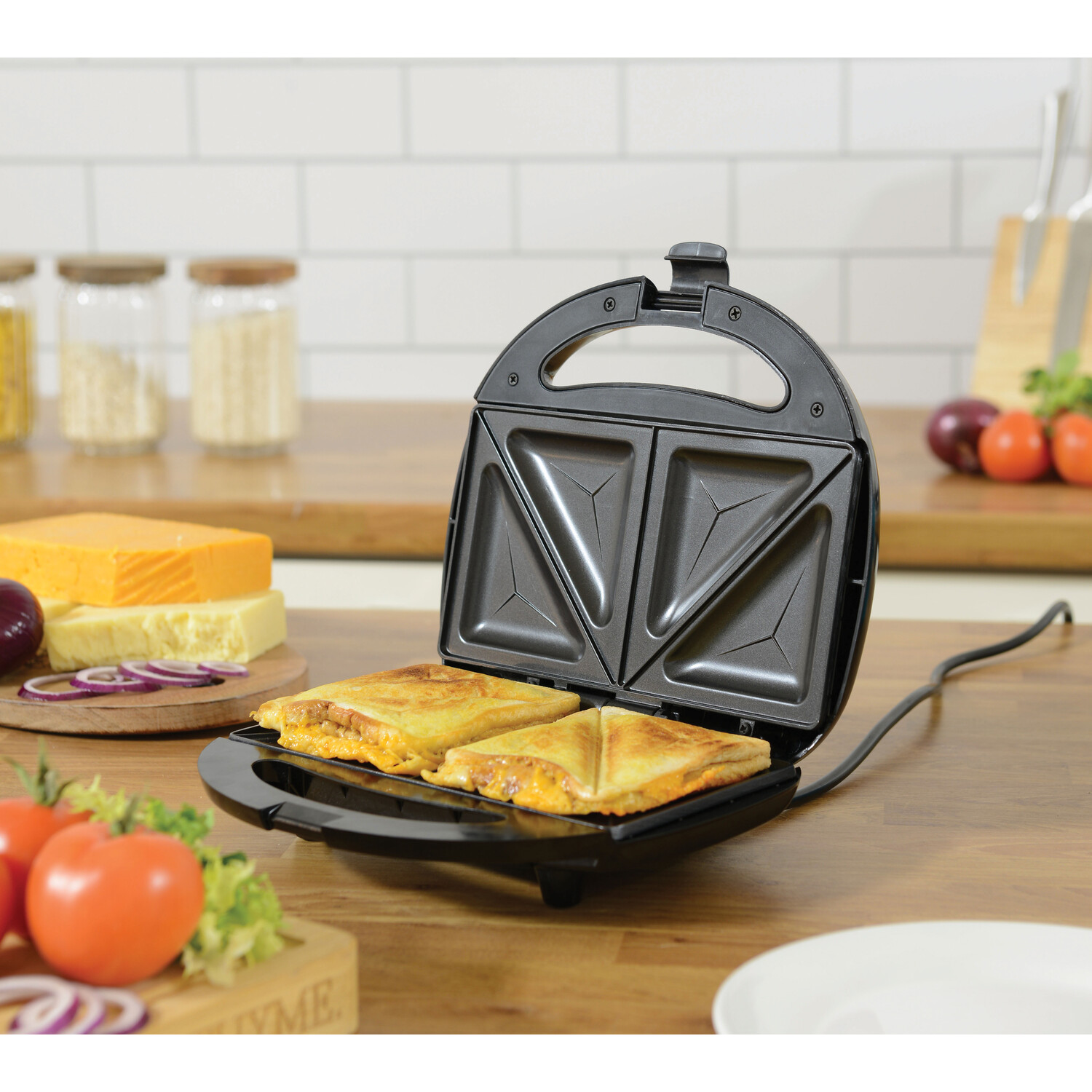 Non Stick Sandwich Maker Image 3