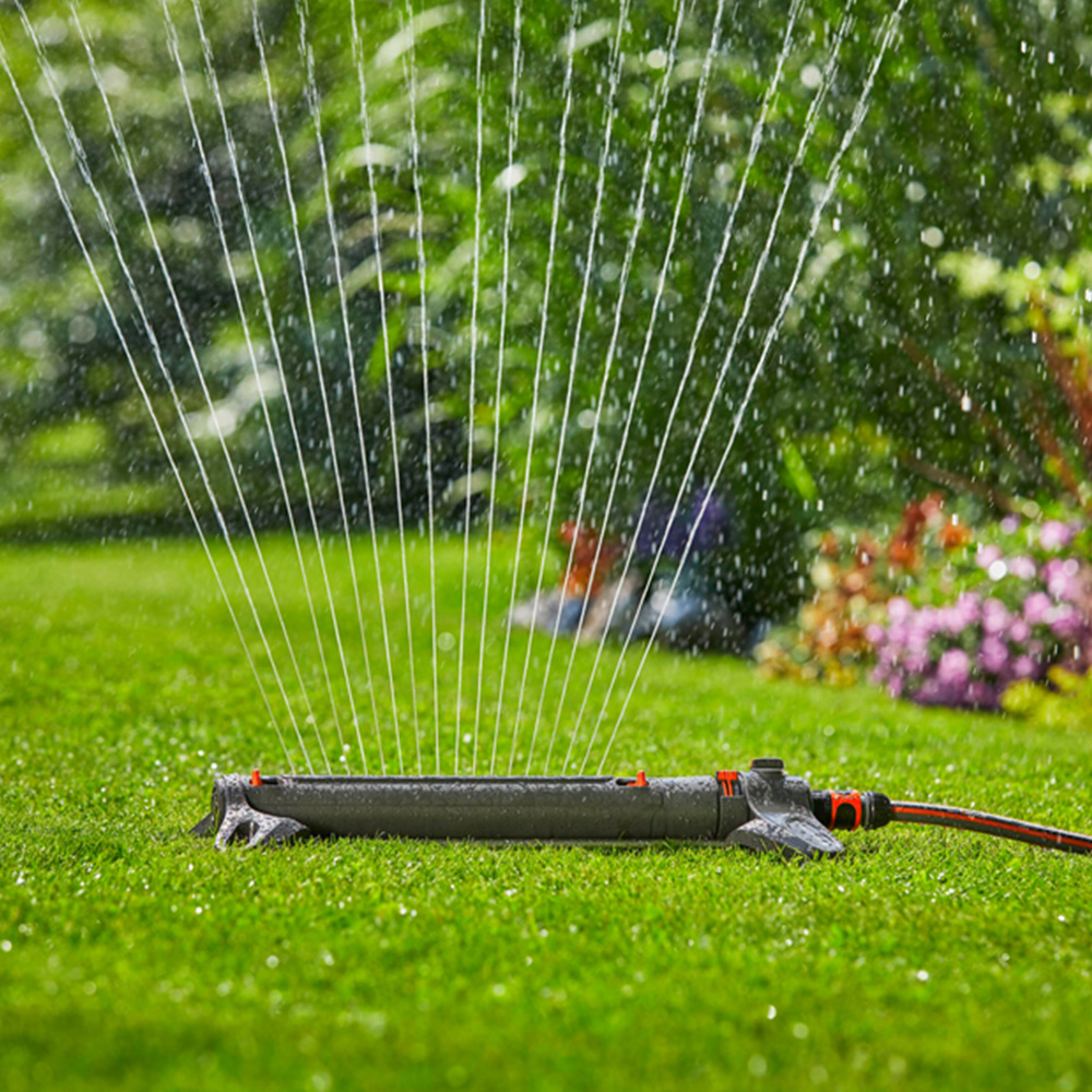 Gardena AquaZoom Oscillating Sprinkler with Free Connector Image 3