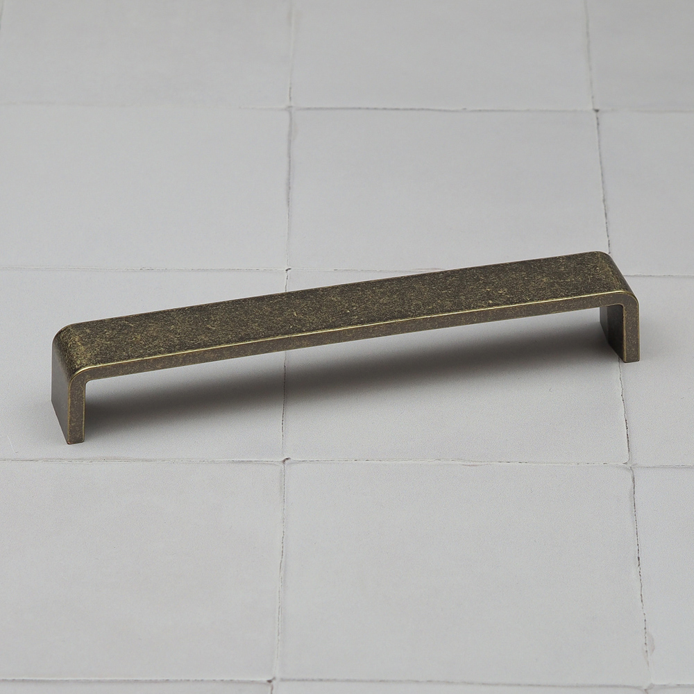 Handle & Home Antique Brass Handle 192mm Image 2