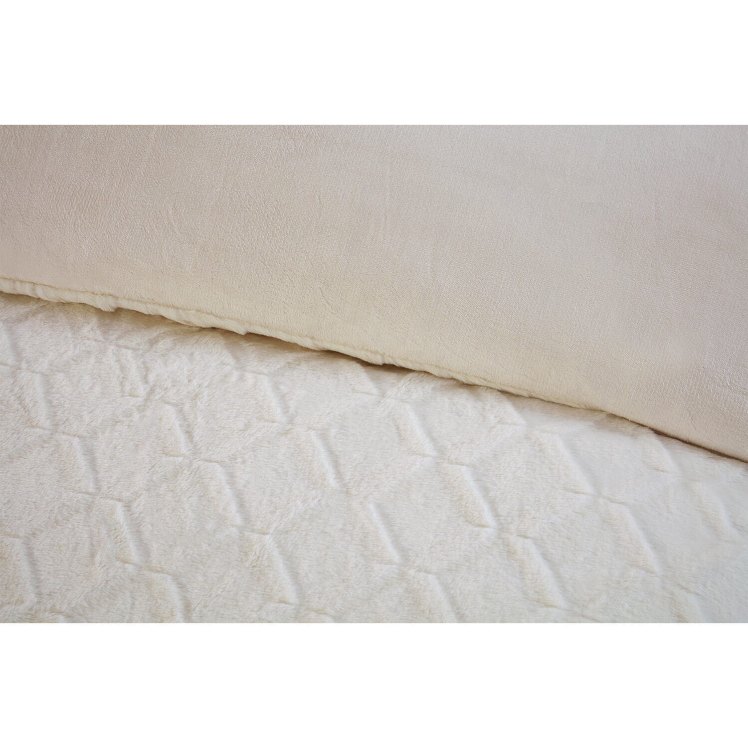 Geo Faux Fur Duvet Set - White / Double Image 4