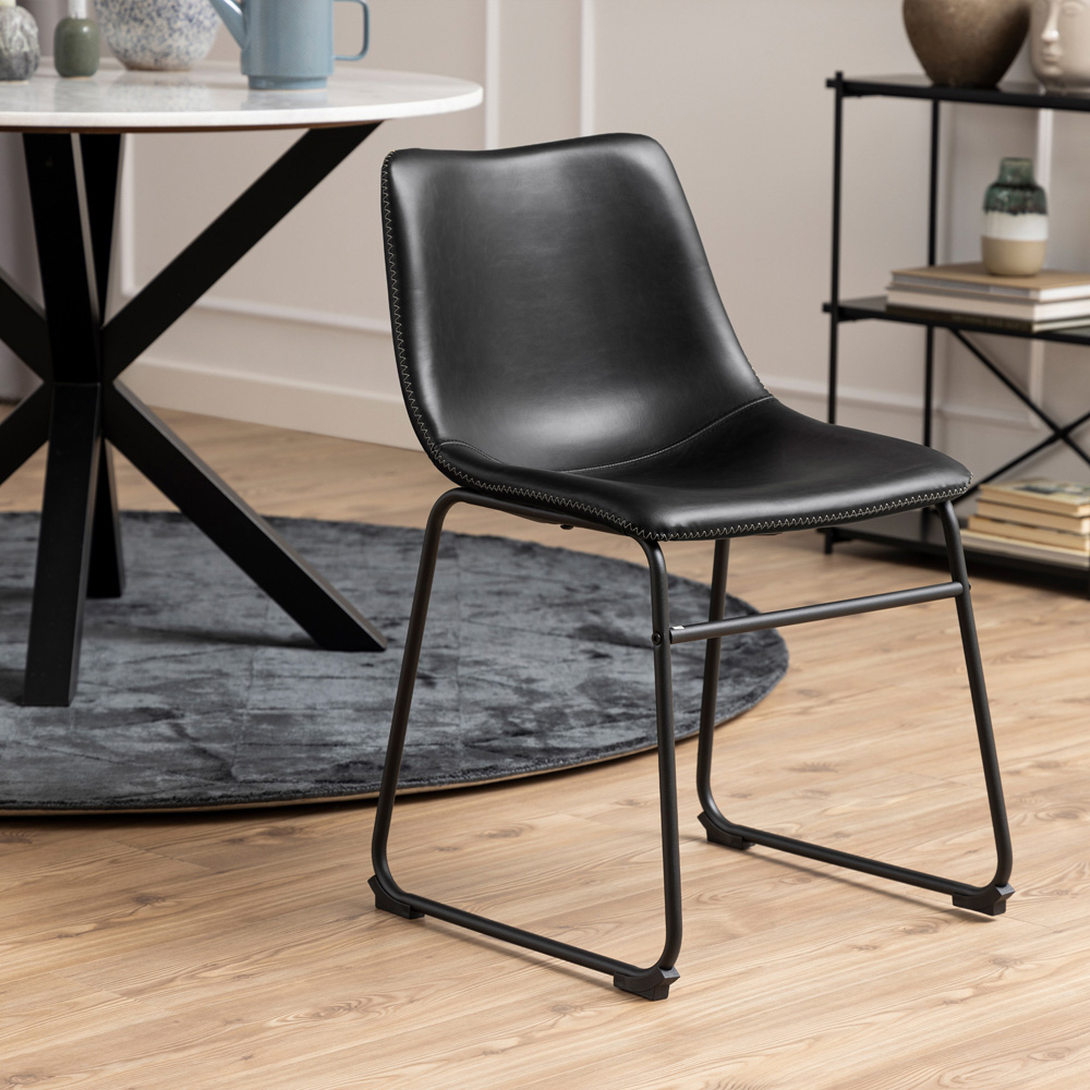 Florence Oregon Set of 2 Black Dining Chairs Image 5