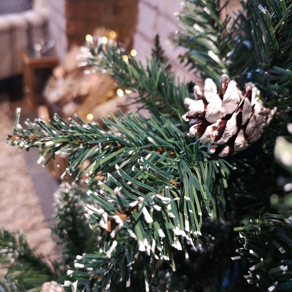 Samuel Alexander Rocky Mountain Pine Green Snow Tip Artificial Christmas Tree with Pine Cones 6ft Image 5