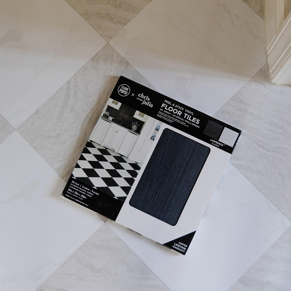 Floorpops Lawrence Black and White Peel and Stick Floor Tile 30.48 x 30.48cm 10 Pack Image 6