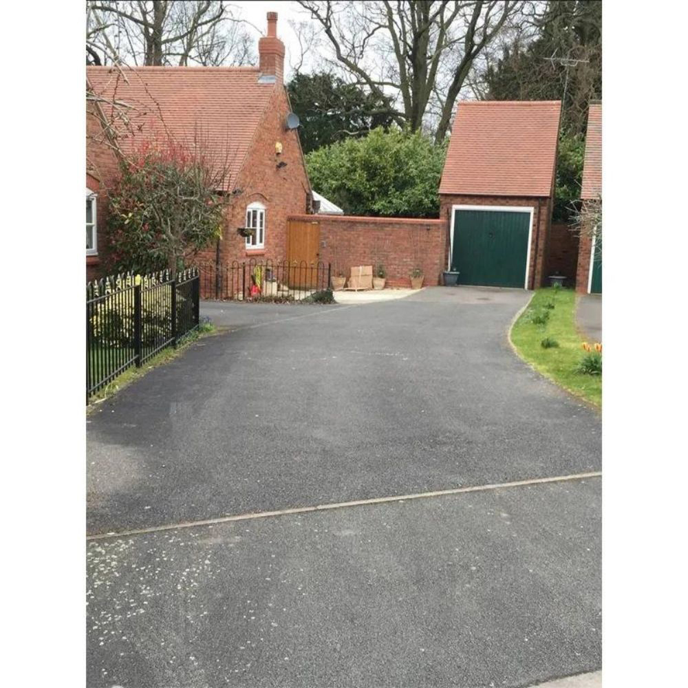 StoneCare4U Essential Black Tarmac Sealer 25L Image 4