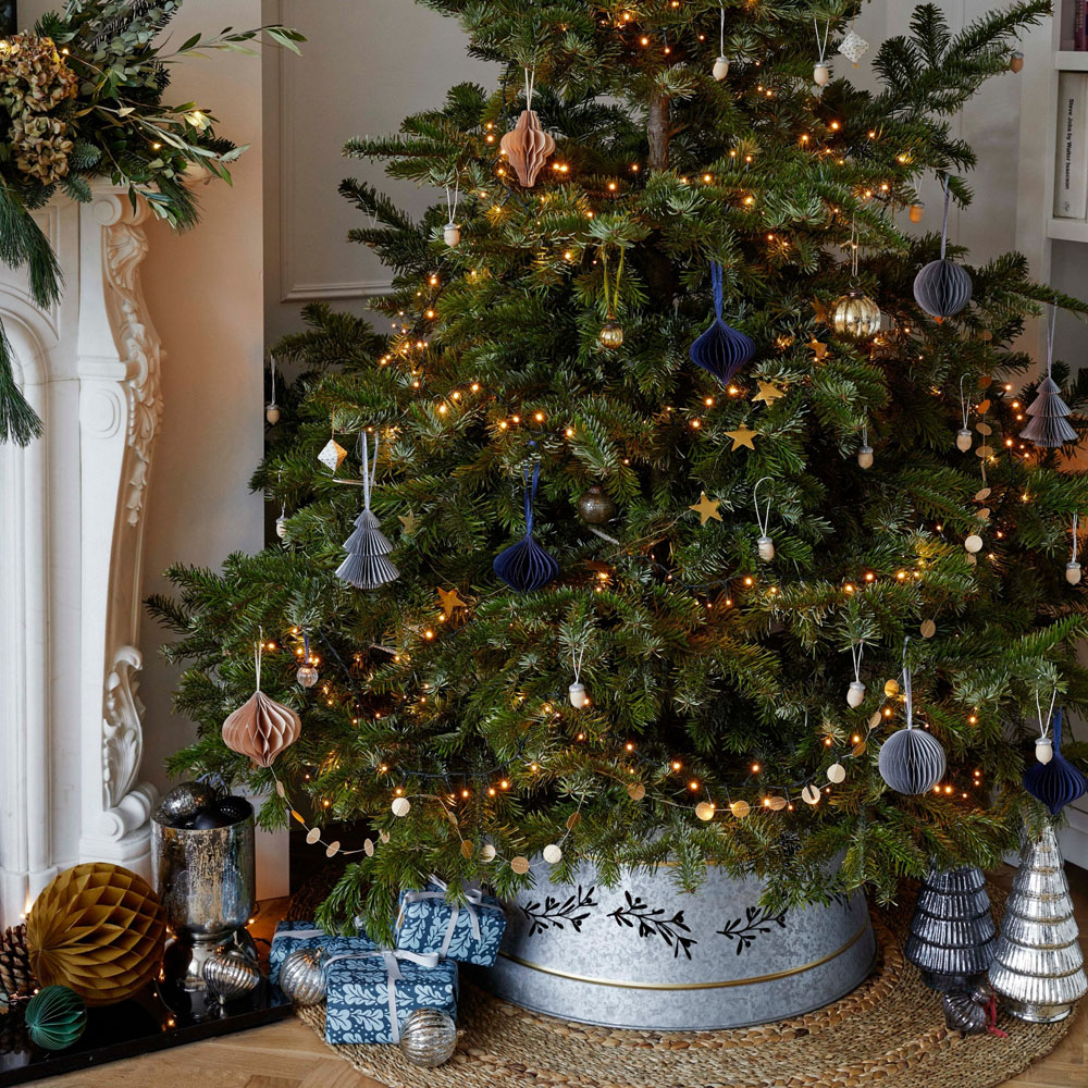Ivyline Galvanised Cut Out Mistletoe Christmas Tree Skirt 67cm Image 2