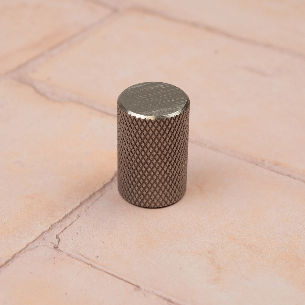 Handle & Home Knurled Brushed Nickel Knob 17mm Image 3