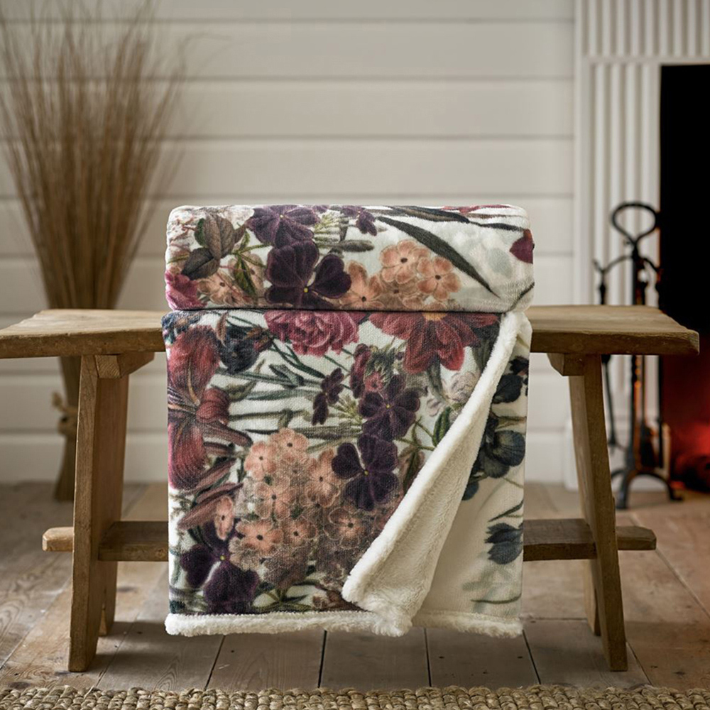 The Lyndon Company Tivoli White Fleece Faux Fur Throw 140 x 180cm Image 2