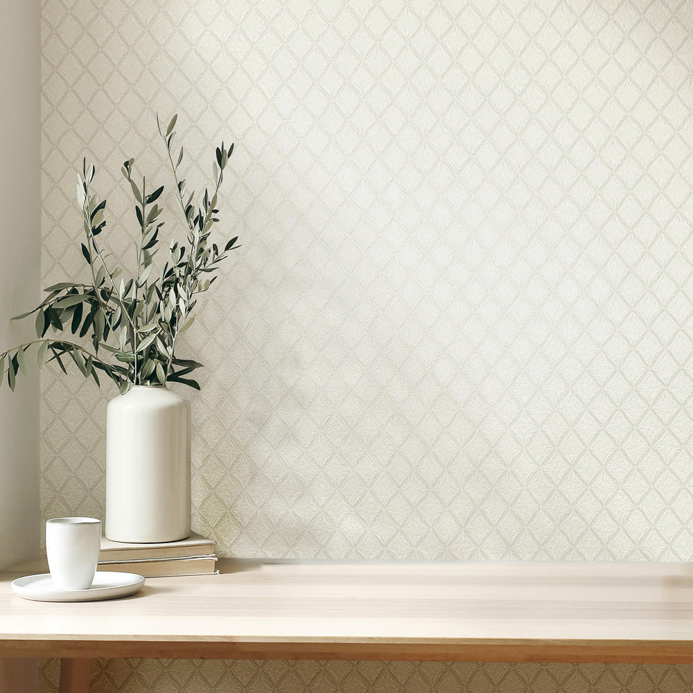 Vymura Santina Trellis White and Silver Wallpaper Image 3