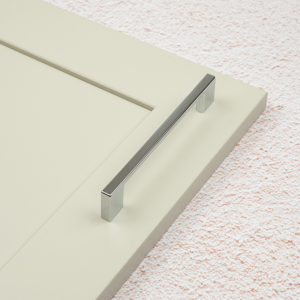 Handle & Home Polished Chrome Square D Handle 128mm Image 2