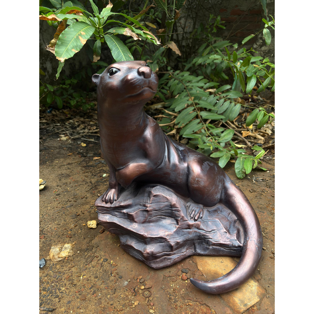 Inspirational Gifting Otter Polystone Resin Garden Ornament Large Image 2