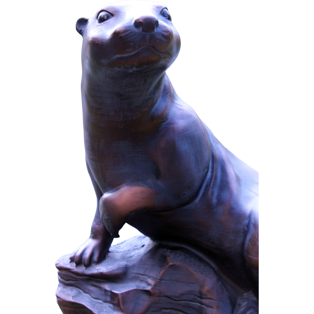 Inspirational Gifting Otter Polystone Resin Garden Ornament Large Image 3