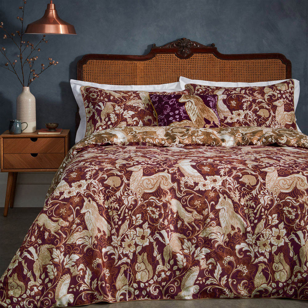 Paoletti Harewood Double Ruby Duvet Set Price Comparisons | Compare The Build