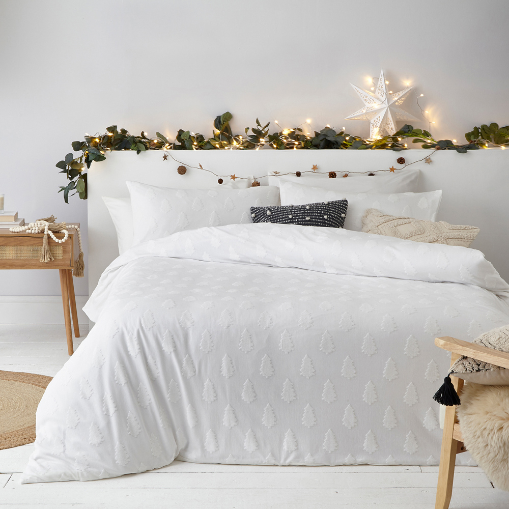 furn. Yard Tufted Tree Double White Festive Duvet Cover Set Price Comparisons | Compare The Build
